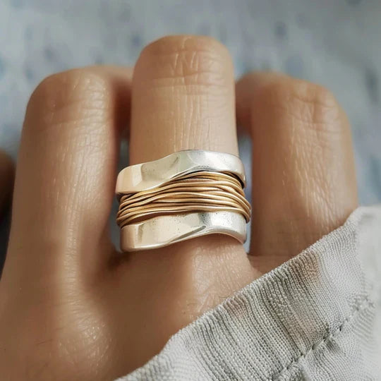 Vintage-Silberring mit unregelmäßigem Muster und 18-karätigem Roségoldfaden