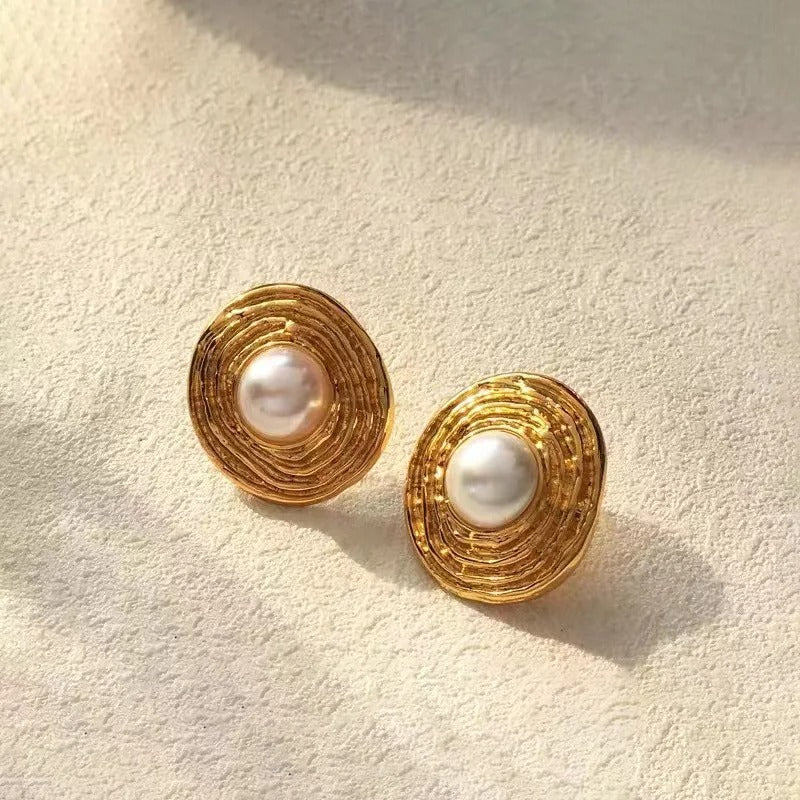 Vintage runde Ohrringe mit Süßwasser-Barockperlen und 18K Goldplattierung