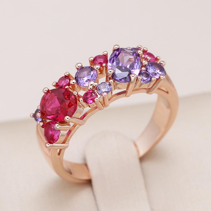 Ring aus 18 Kt. Roségold mit Amethyst-Zirkonia und farbigen Strasssteinen - AC