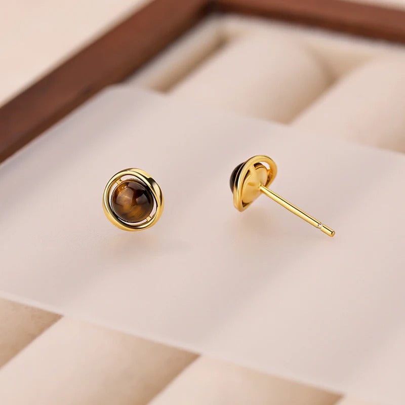 18 Karat vergoldete Tigerauge-Kugel-Ohrringe