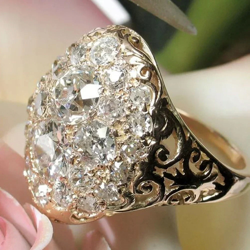 Vintage-Ring aus 18-karätigem Gold mit Strasssteinen