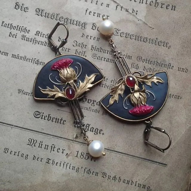 Traditioneller Vintage-Fächer mit hängender Süßwasserperle und Zirkonia