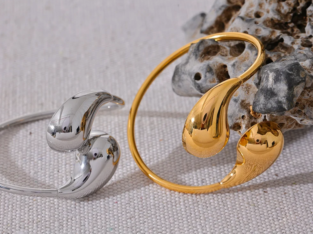18 Karat vergoldetes Yin-Yang-Armband mit einem Zweig im Waldstil