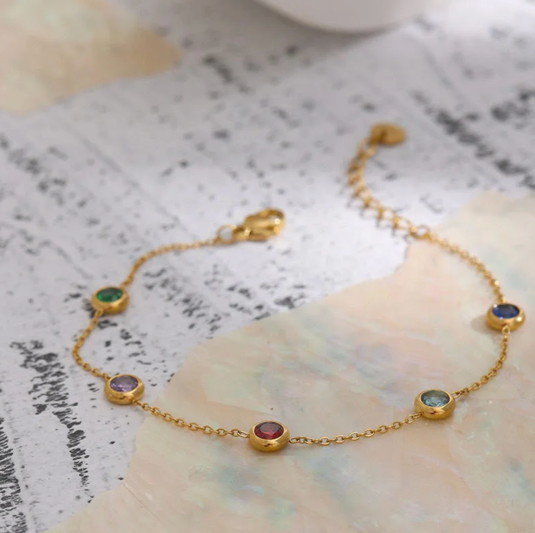 Mehrfarbiges Armband mit 18 Karat Vergoldung