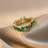 Ring aus Jadesteinen mit 18 Karat vergoldeten Steinen