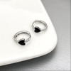 Ohrringe aus hypoallergenem 925er Sterlingsilber mit schwarzer Emaille und Dark Heart