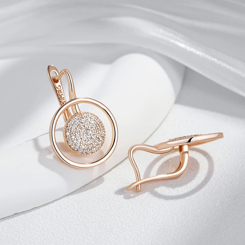 Ohrringe mit Kreisen und Zirkonen in 18 Karat Roségoldplattierung