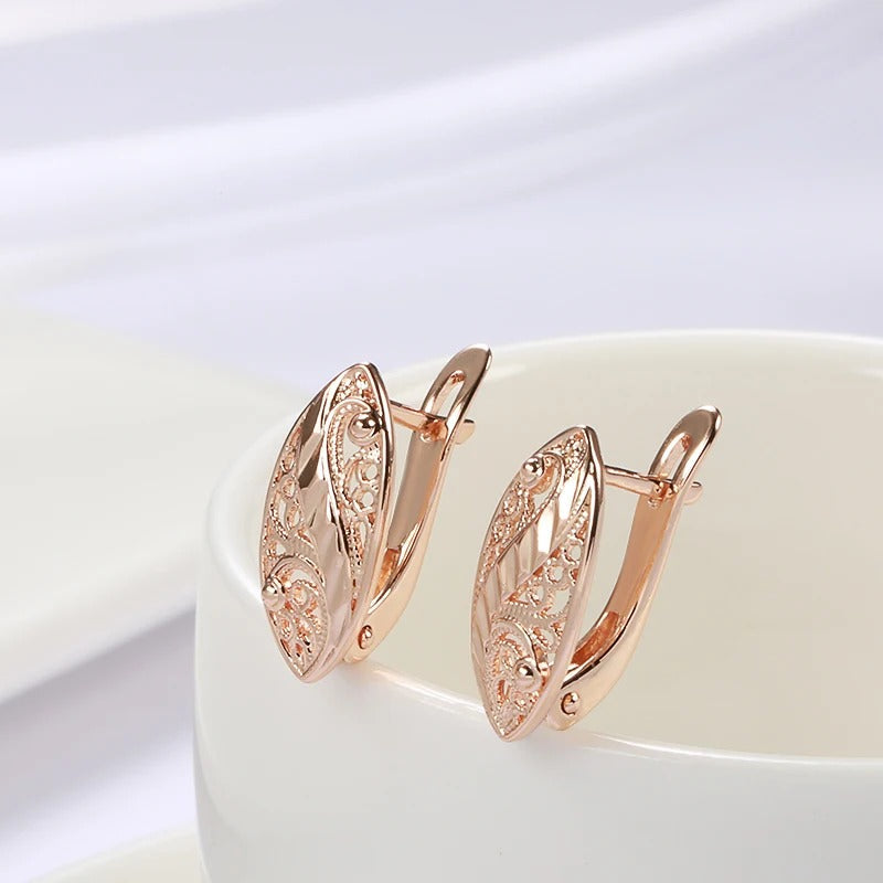 18K Roségold plattiert Luxus Hollow Blume Knopf Ohrringe - AC