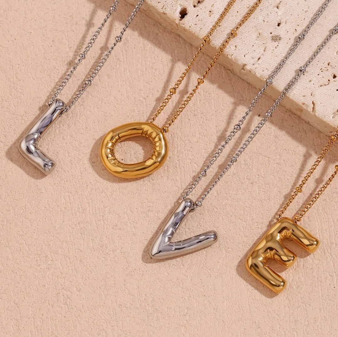 18K vergoldet Licht Gold Globus Initiale Blase Buchstabe Halskette