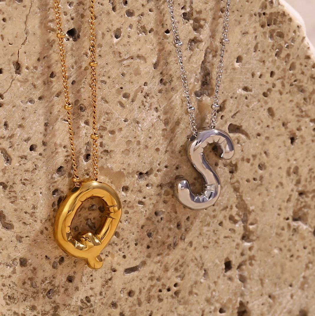 18K vergoldet Licht Gold Globus Initiale Blase Buchstabe Halskette